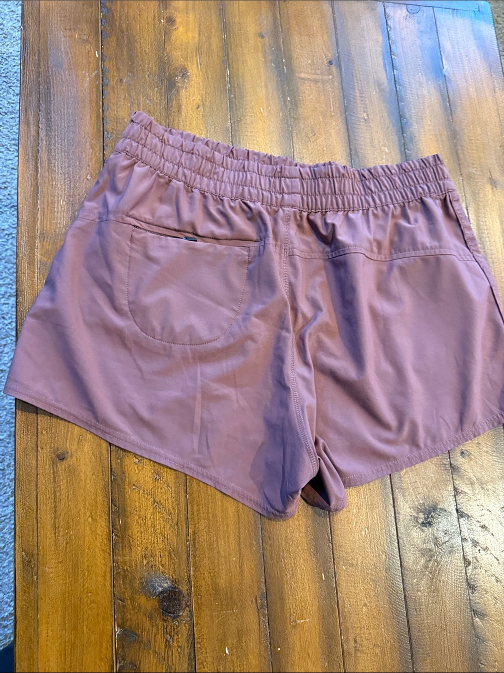 Vuori Women's Mauve Athletic Shorts with Zipper Pockets - Picture 2 of 2